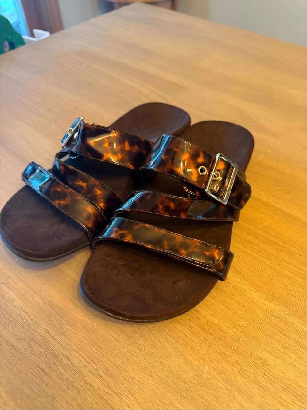 Vionic Skylar Sandals Women Size 8 Tortoise Shell Brown Buckle Comfort Slides
